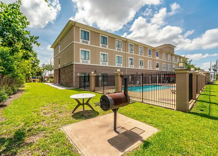 Sleep Inn&Suites - I-45/ Airtex