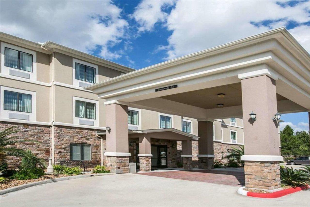 Hotel Restwell & I-45 North Westfield