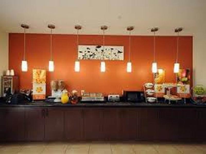 Hotel Restwell & I-45 North Westfield