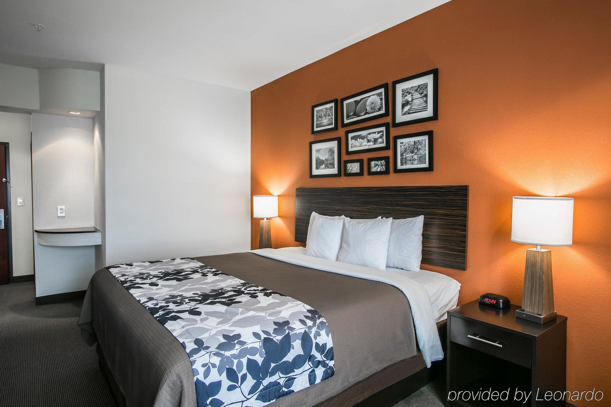 Restwell & I-45 North Hotel Westfield