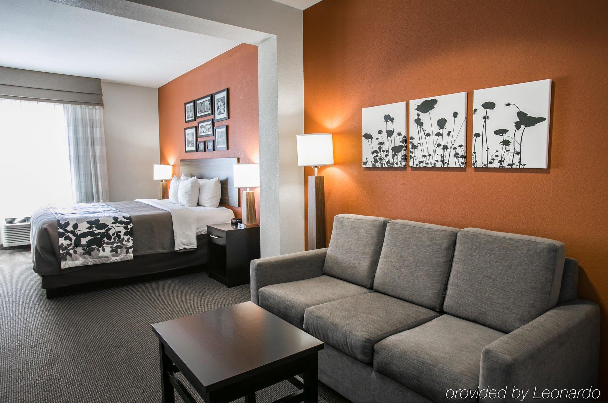 Hotel Restwell & I-45 North Westfield