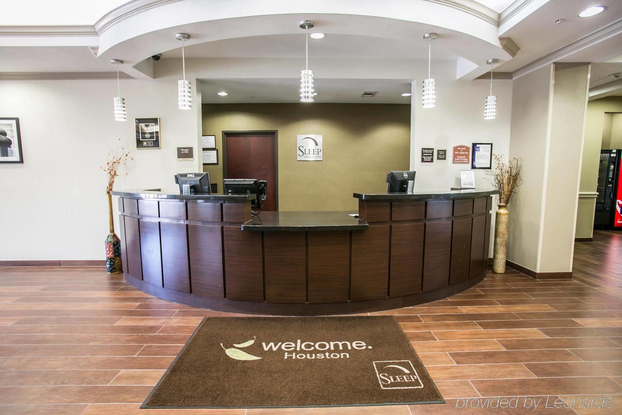 Hotel Restwell & I-45 North Westfield